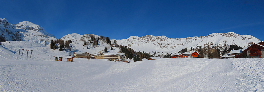 San Simone ammantata di neve e baciata dal sole! Ma quando riapriranno gli impianti di risalita?